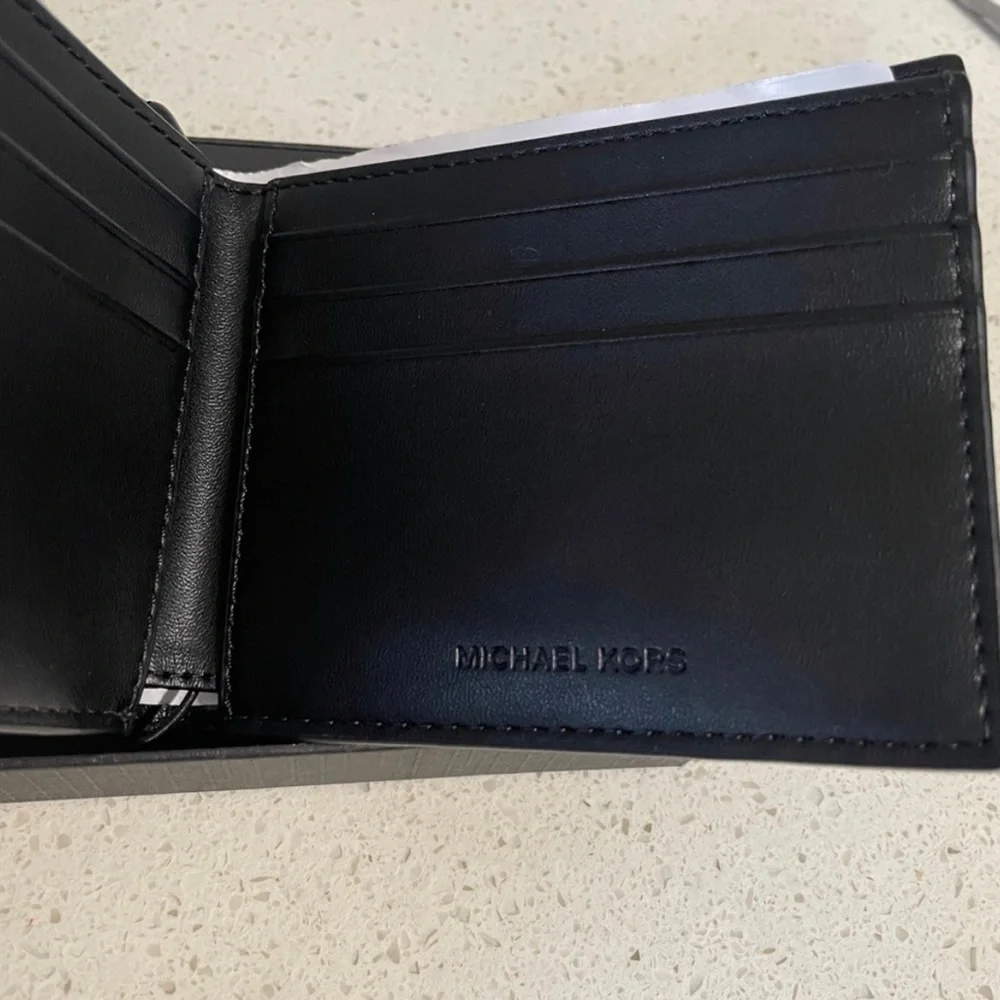 NEW! Michael Kors Men’s Black Logo Slim Wallet in Original Kors Box - Picture 2 of 4